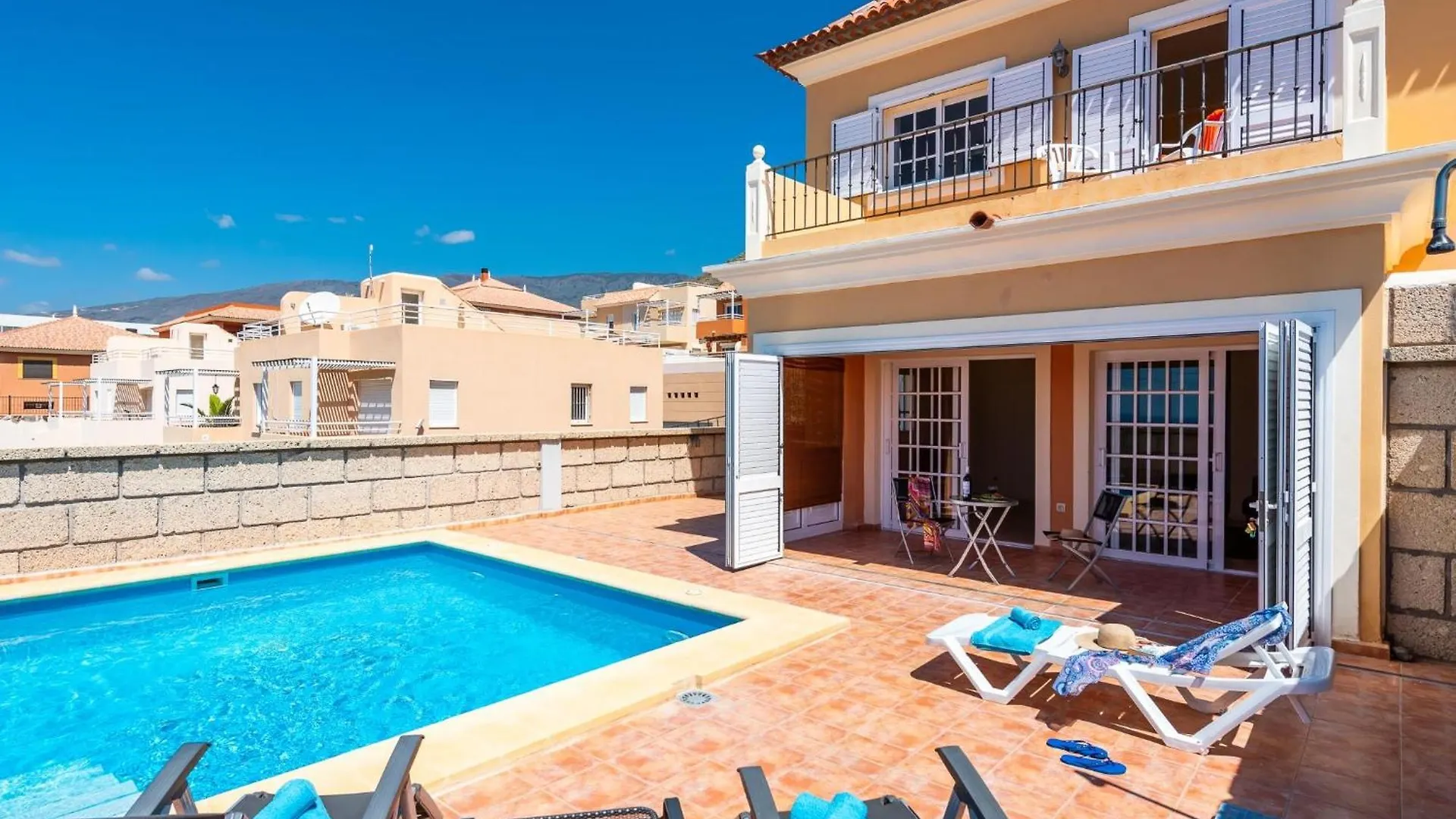 Casa de Férias Incredible Villa Fuente, Ocean View, Heated Pool! Costa Adeje