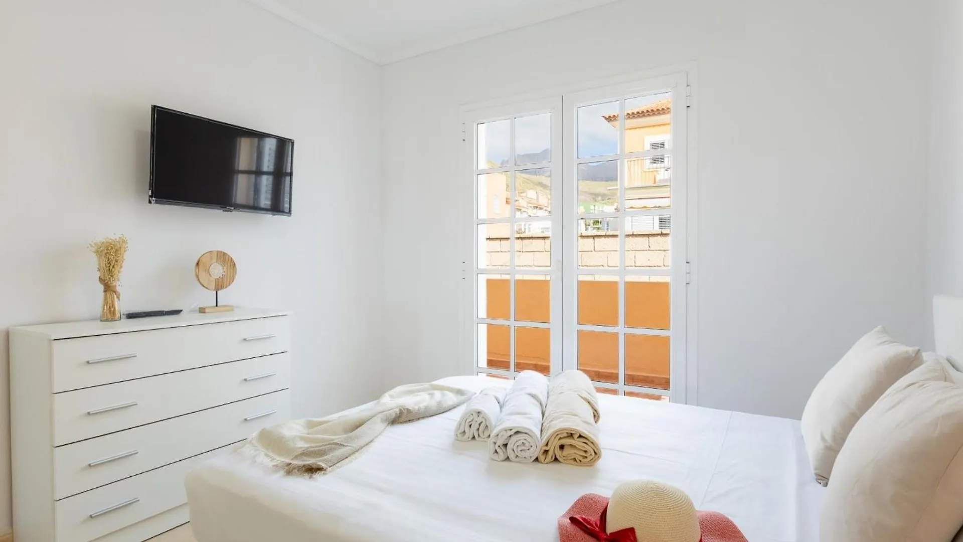 Incredible Villa Fuente, Ocean View, Heated Pool! Costa Adeje