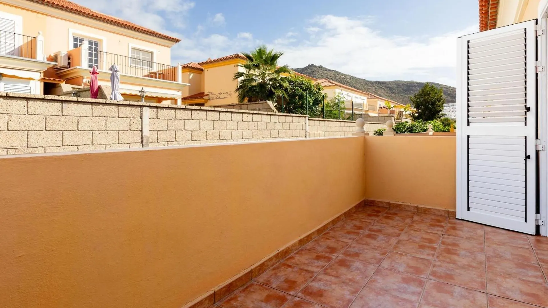 Incredible Villa Fuente, Ocean View, Heated Pool! Costa Adeje  Espanha